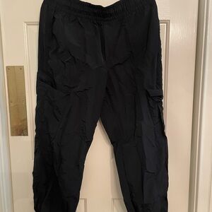 Old Navy Black Ankle Cargo Style Cropped Pants